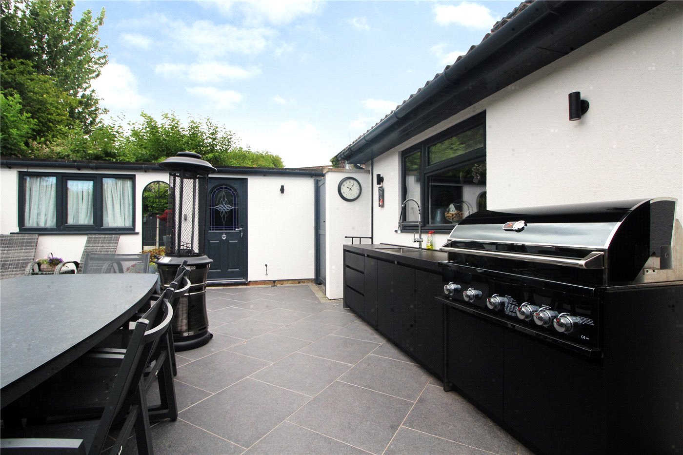 Outdoor Kitchen